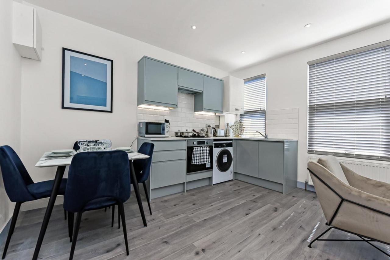 Amazing 2 Bedroom Apartment In Greater London Exterior foto