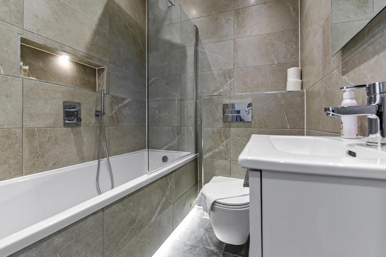 Amazing 2 Bedroom Apartment In Greater London Exterior foto