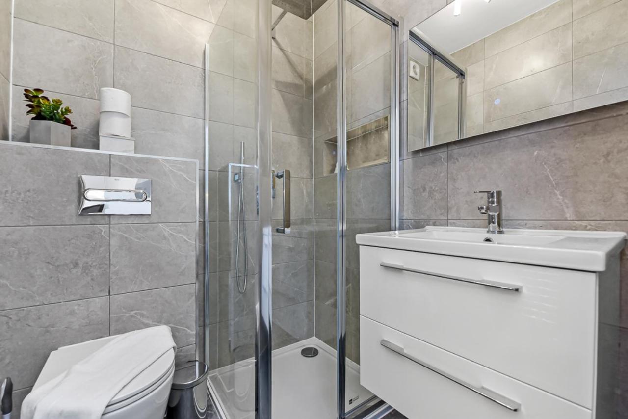Amazing 2 Bedroom Apartment In Greater London Exterior foto