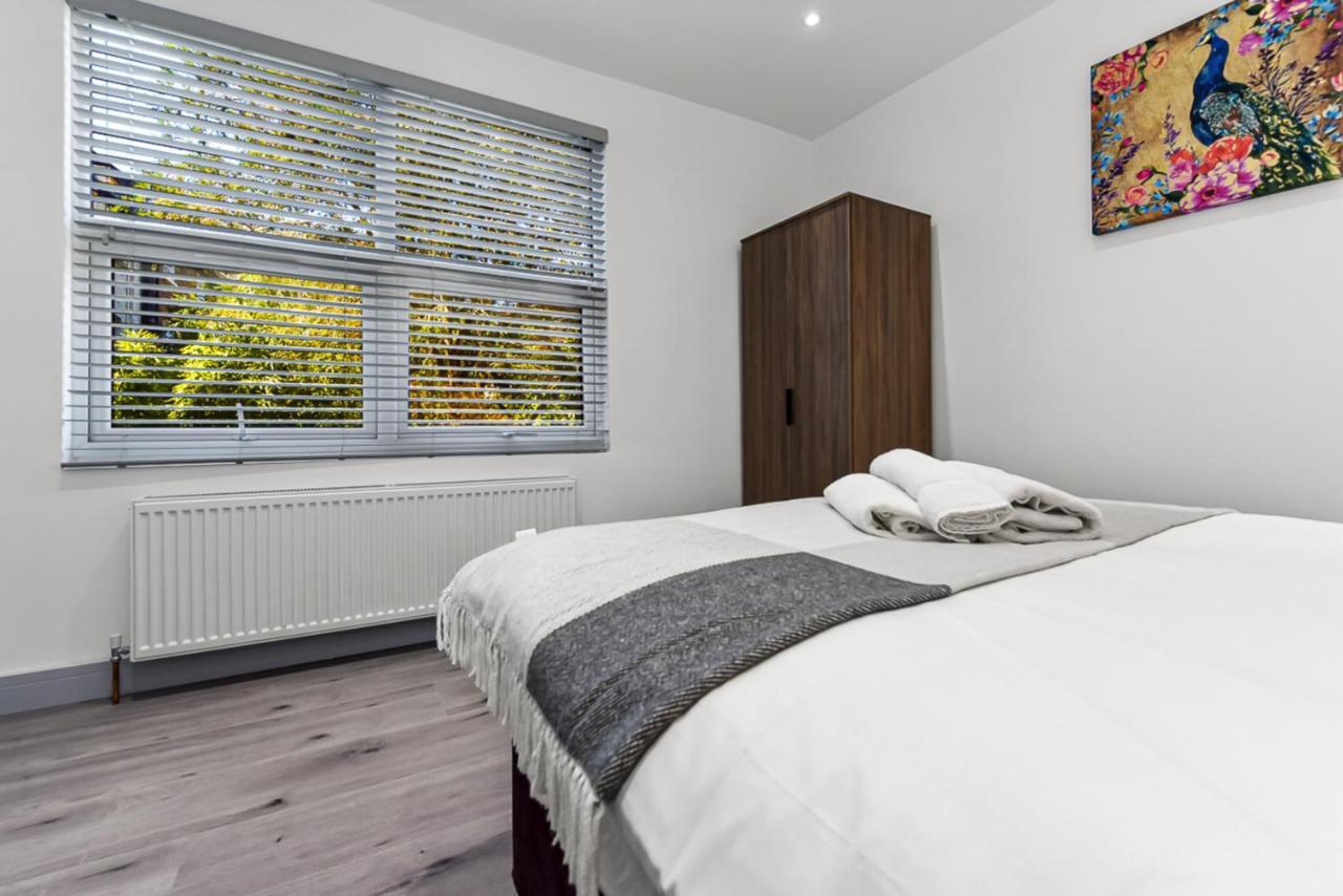 Amazing 2 Bedroom Apartment In Greater London Exterior foto